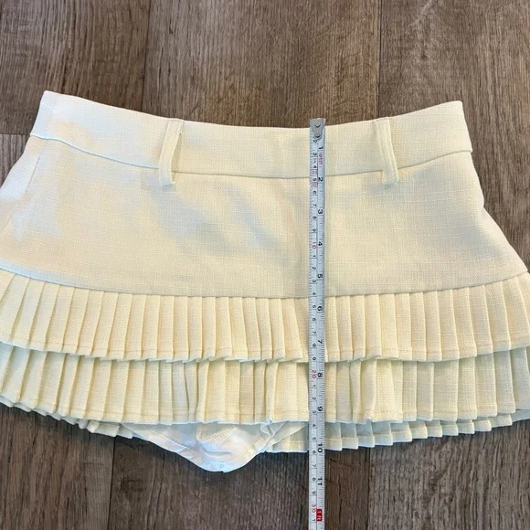 Lioness DOUBLE RUFFLE MINI SKORT | SOFT LEMON B35 MICRO MINI XS - Picture 9 of 10